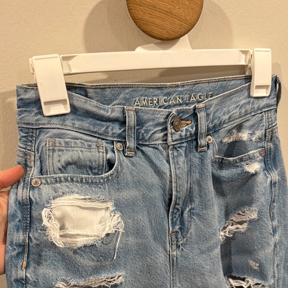American Eagle Outfitters Women's Relaxed Mom Jean High-rise Distressed Size 0 - Picture 3 of 7